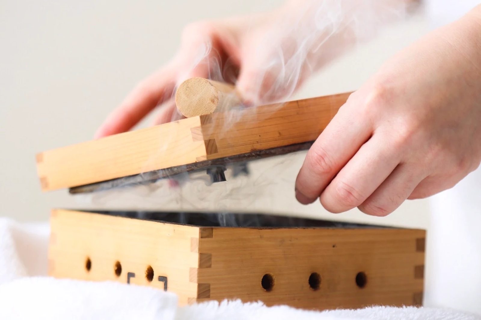 Hakokyu box moxibustion